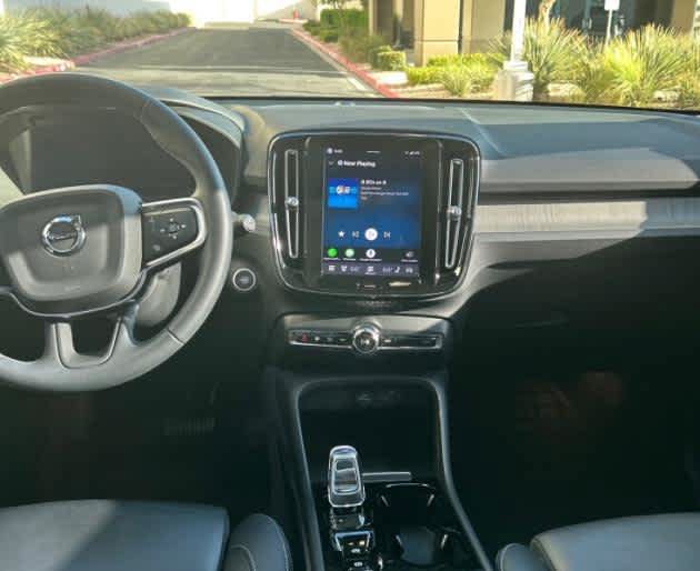 Used 2024 Volvo XC40 B5 Plus w/ Protection Package Premier AWD/4WD image 4