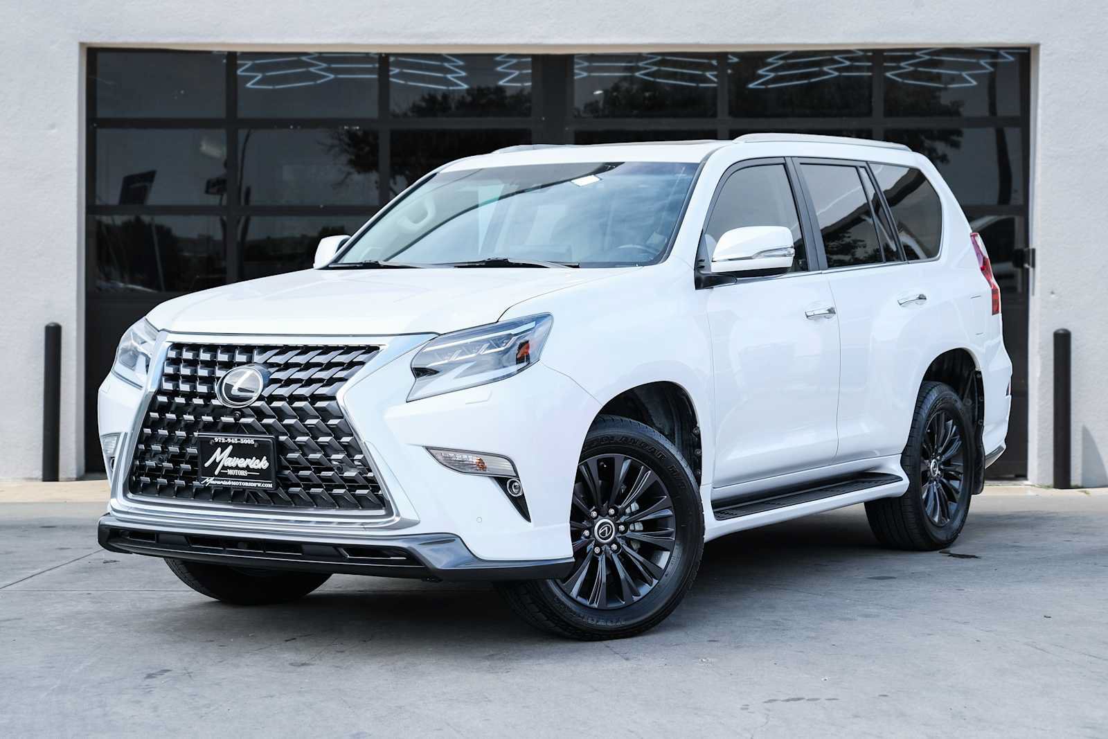 Used 2022 Lexus GX 460 Luxury w/ Sport Design Package AWD/4WD image 1