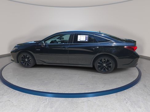 Used 2019 Toyota Avalon XLE w/ Moonroof Package FWD image 8
