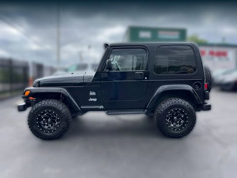 Used 2003 Jeep Wrangler Sahara AWD/4WD image 2