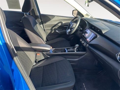 Certified 2024 Nissan Kicks SV image 15