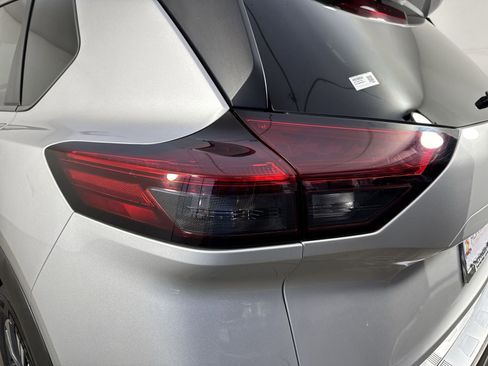 Certified 2022 Nissan Rogue SV AWD/4WD image 30