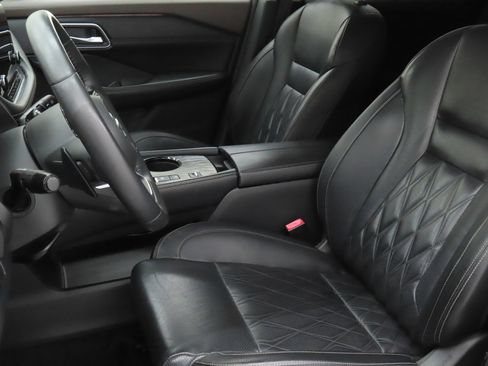 Used 2021 Nissan Rogue Platinum FWD image 11