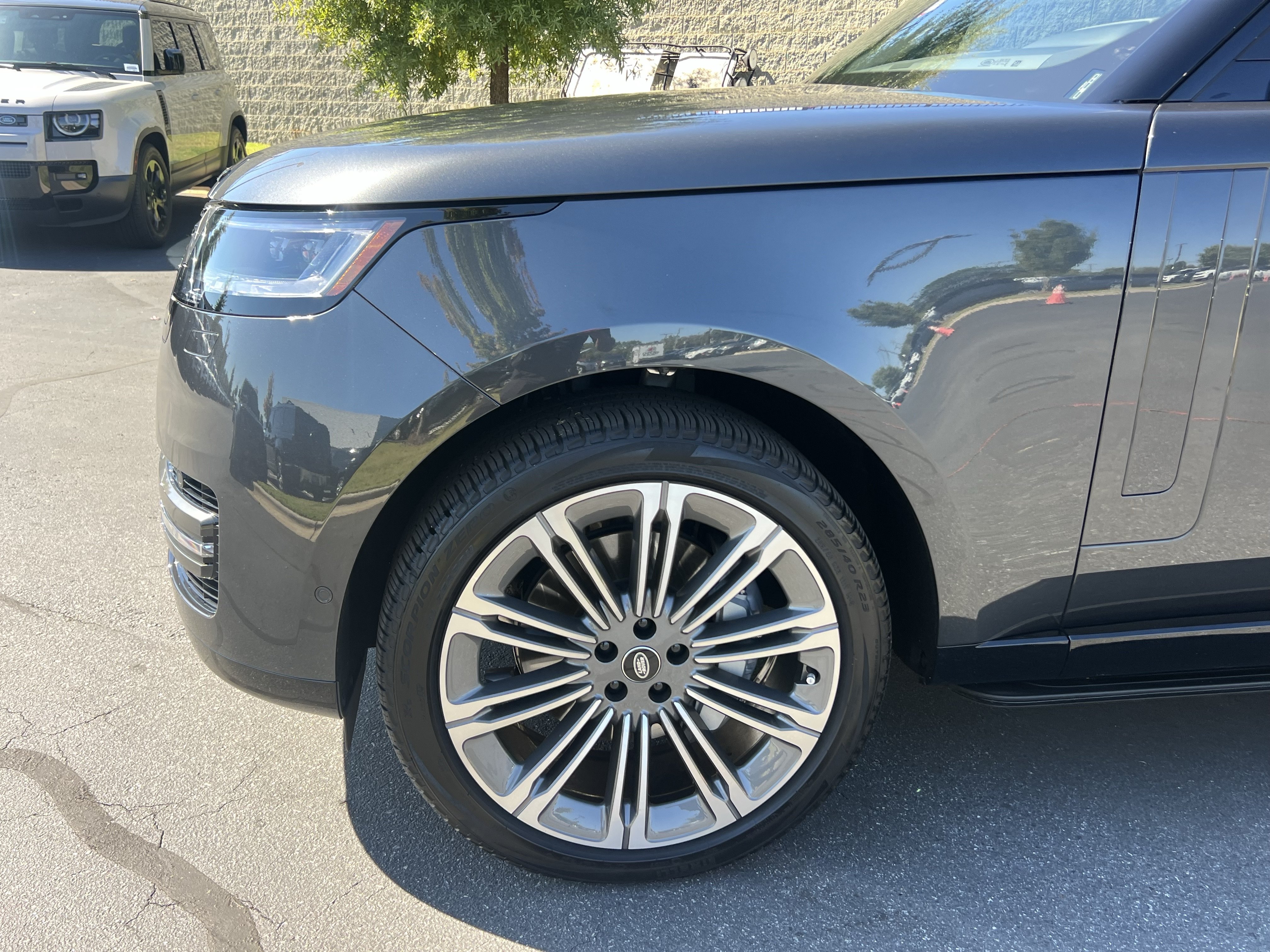 Certified 2024 Land Rover Range Rover Long Wheelbase SE AWD/4WD image 13