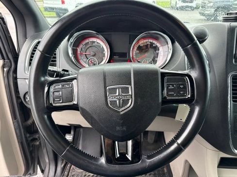 Used 2018 Dodge Grand Caravan SXT FWD image 27