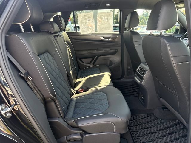 Used 2025 Volkswagen Atlas Cross Sport SEL Premium R-Line AWD/4WD image 10