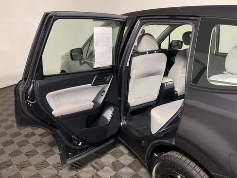 Used 2018 Subaru Forester 2.5i AWD/4WD image 30