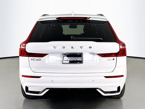 Certified 2026 Volvo XC60 B5 Plus w/ Climate Package PRO image 6