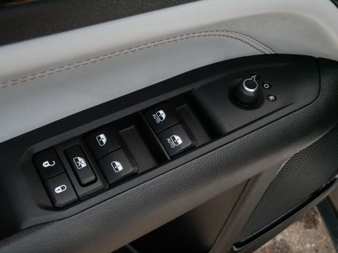 Used 2025 Jeep Compass Limited AWD/4WD image 19