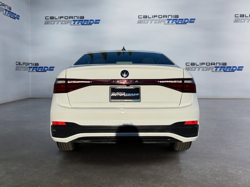 Used 2025 Volkswagen Jetta Sport image 6