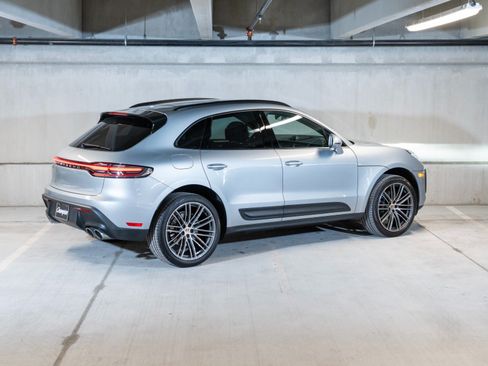 Certified 2026 Porsche Macan AWD/4WD image 9