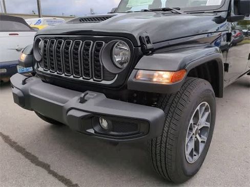 New 2025 Jeep Gladiator Sport image 11