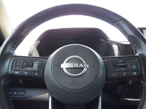 Used 2022 Nissan Pathfinder SL w/ SL Premium Package FWD image 17