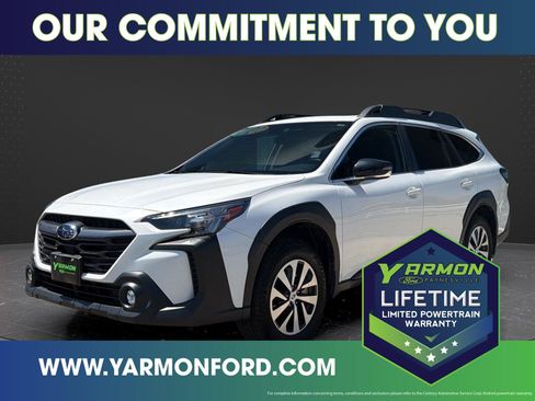 Used 2025 Subaru Outback Premium AWD/4WD image 1