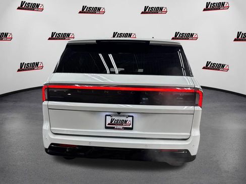 Used 2025 Lincoln Navigator L Reserve image 6