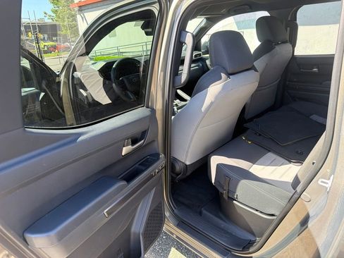 Certified 2024 Toyota Tacoma TRD Off-Road AWD/4WD image 11