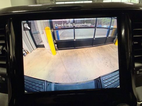 Used 2019 RAM 2500 Laramie w/ Black Appearance Package AWD/4WD image 48