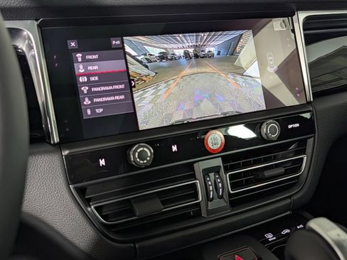 New 2026 Porsche Macan AWD/4WD image 32