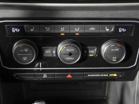 Used 2023 Volkswagen Atlas Cross Sport SEL R-Line AWD/4WD image 33