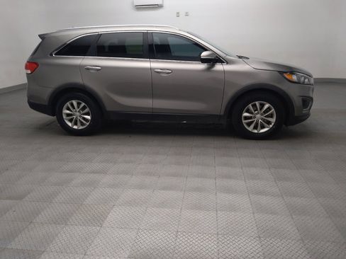 Used 2017 Kia Sorento LX w/ LX V6 Convenience Package FWD image 11