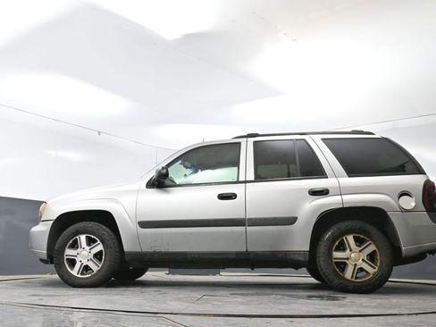 Used 2005 Chevrolet TrailBlazer LS w/ LS Preferred Equipment Group AWD/4WD image 27
