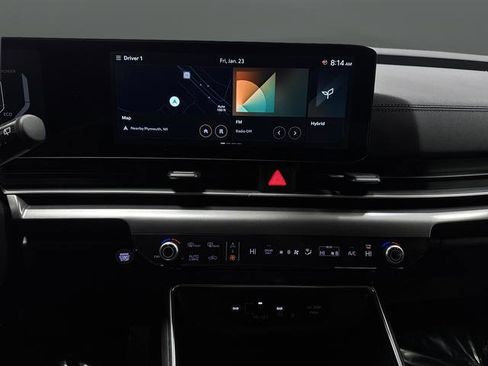 Used 2025 Kia Carnival SX w/ SX Dark Edition Package image 9