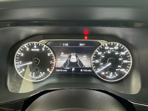 Used 2024 Nissan Pathfinder SL w/ SL Premium Package AWD/4WD image 12