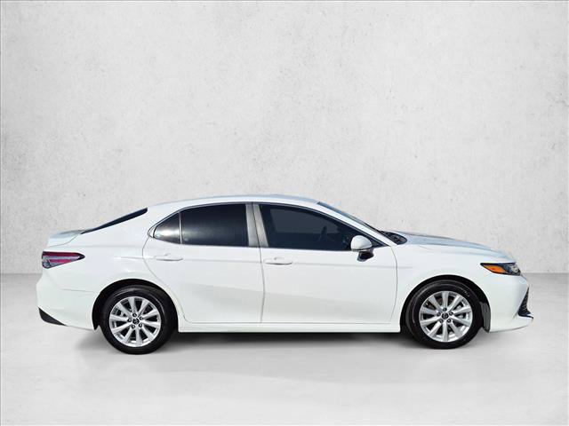 Used 2018 Toyota Camry LE w/ Convenience Package FWD image 4