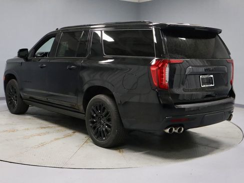 Used 2024 GMC Yukon XL Denali Ultimate AWD/4WD image 10