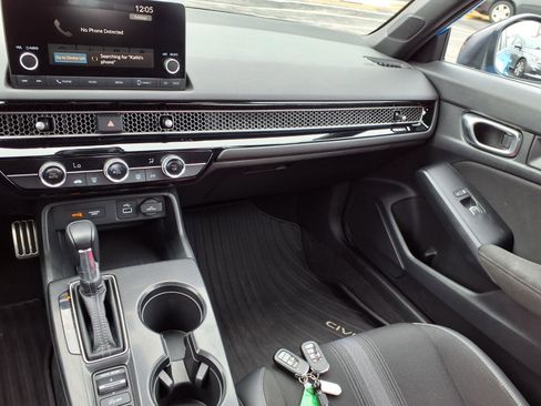 Used 2023 Honda Civic Sport image 4