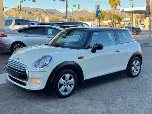 Used 2015 MINI Cooper 2-Door Hardtop FWD image 6