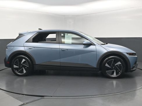 Used 2025 Hyundai Ioniq 5 SE RWD image 6