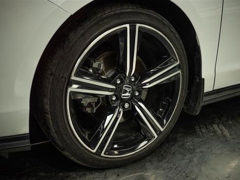Used 2023 Honda Accord Sport image 3