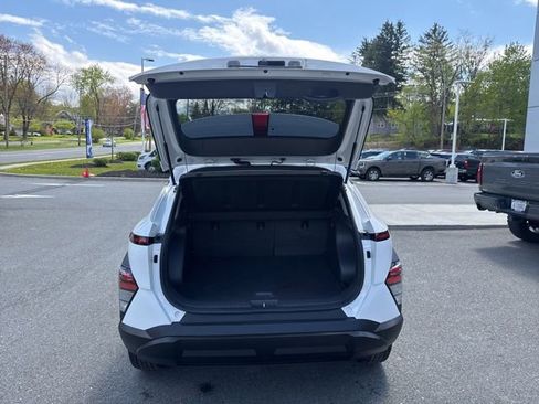 Used 2024 Hyundai Kona SEL AWD/4WD image 9
