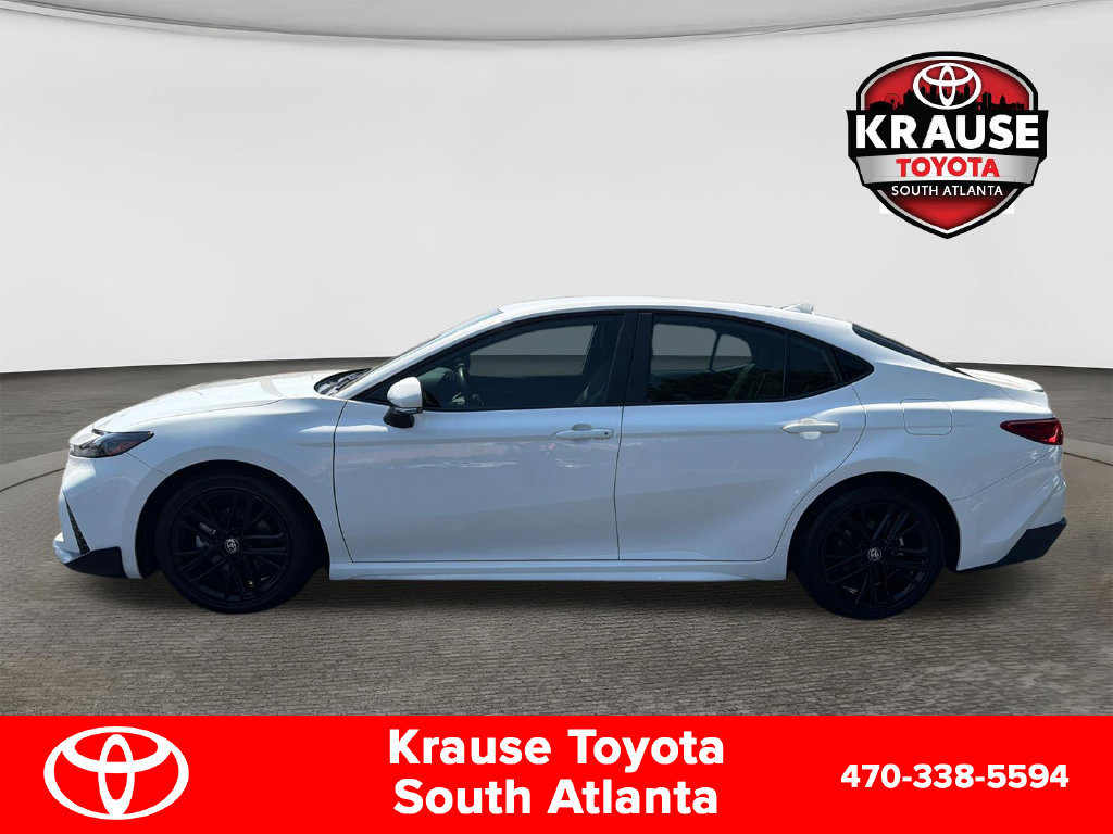 Used 2025 Toyota Camry SE w/ Convenience Package FWD image 4