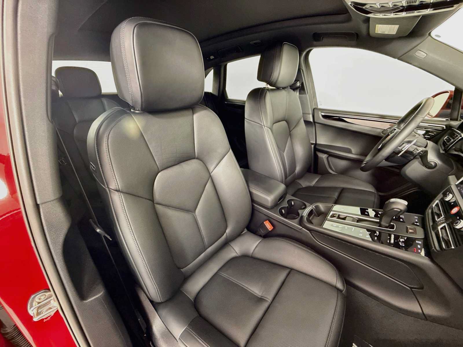 Used 2026 Porsche Macan AWD/4WD image 29