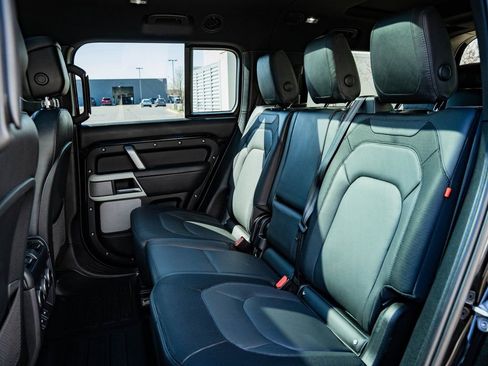 Used 2023 Land Rover Defender 130 X-Dynamic SE image 41