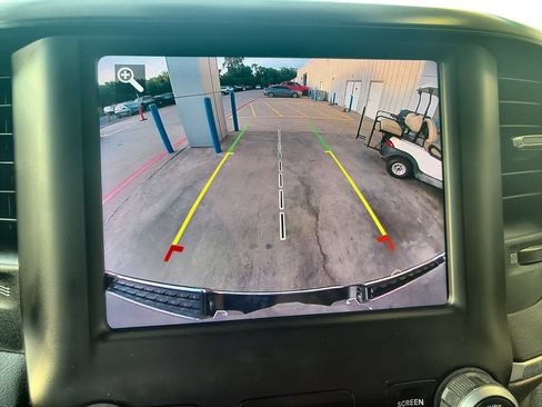 Used 2021 RAM 1500 Laramie w/ Off Road Group AWD/4WD image 15