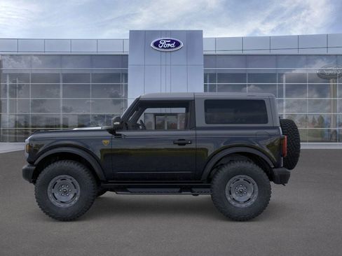 New 2025 Ford Bronco Badlands image 3