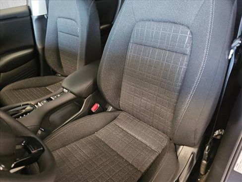 New 2027 Honda HR-V LX image 16