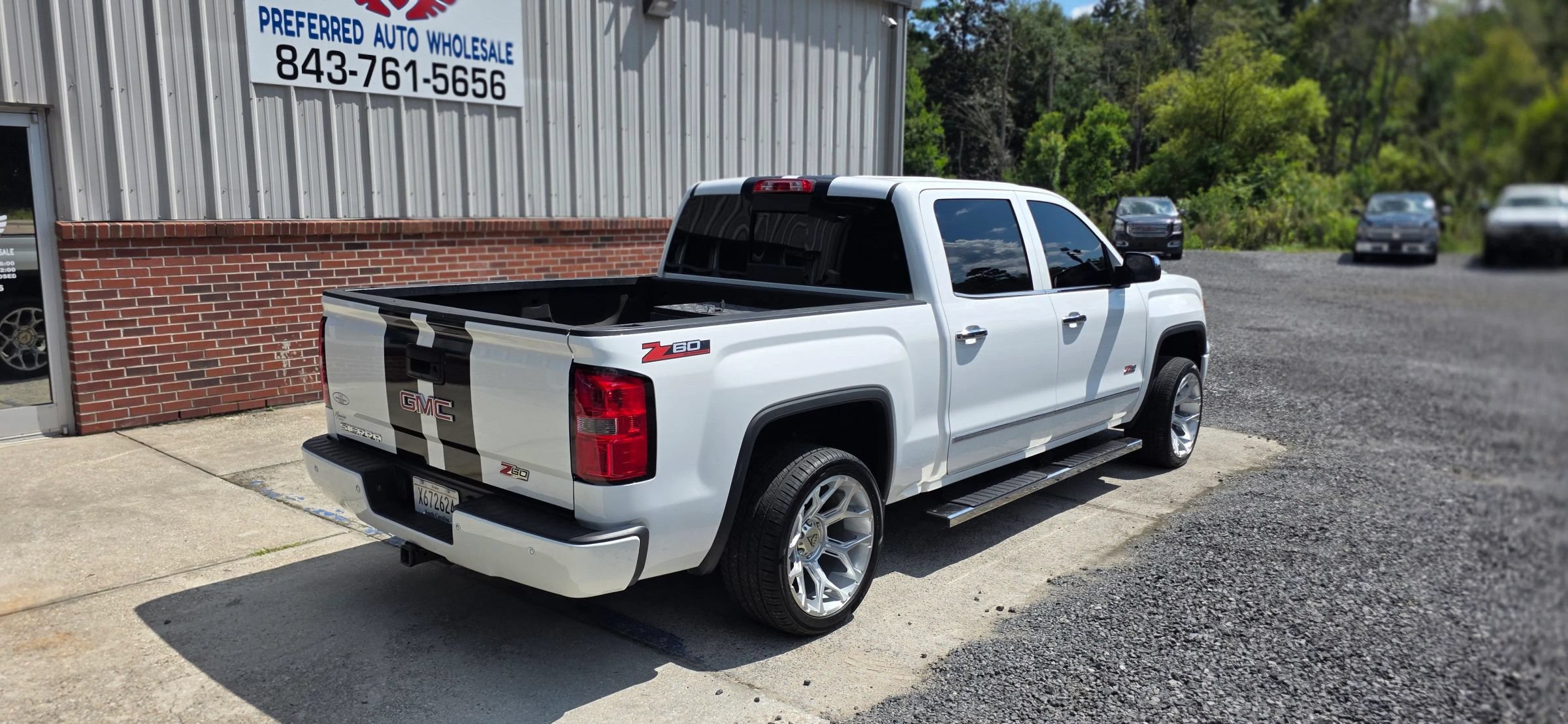 Used 2014 GMC Sierra 1500 SLE w/ All-Terrain Package AWD/4WD image 6