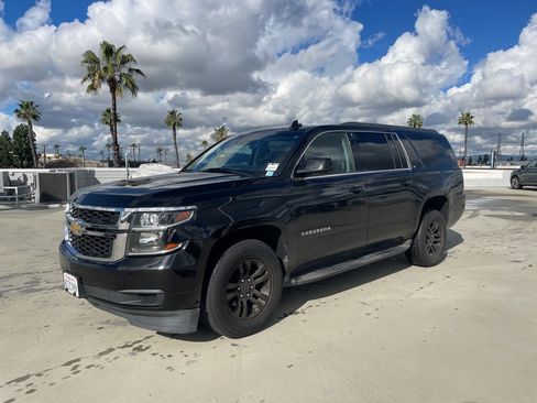 Used 2019 Chevrolet Suburban LT image 5