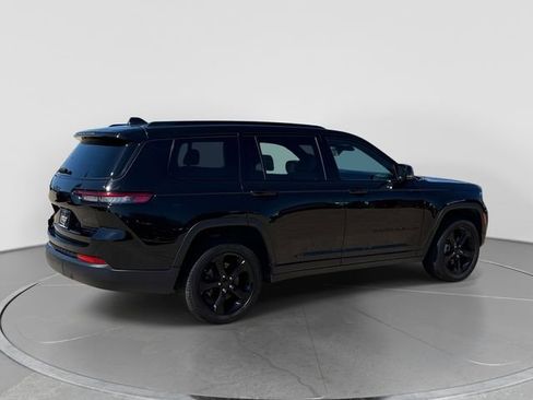 Used 2024 Jeep Grand Cherokee L Limited w/ Black Appearance Package AWD/4WD image 4