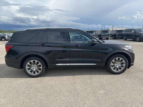 New 2025 Ford Explorer Platinum image 9