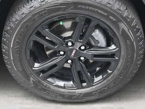 Used 2024 GMC Terrain AT4 AWD/4WD image 38