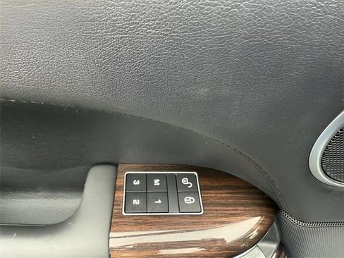 Used 2017 Land Rover Range Rover HSE image 11