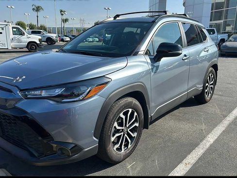 Used 2025 Toyota Corolla Cross AWD Hybrid w/ Moonroof Package image 1