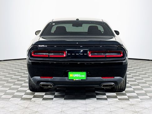 Used 2017 Dodge Challenger SXT w/ Blacktop Package image 8