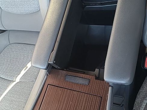 Used 2021 Toyota Sienna LE image 21