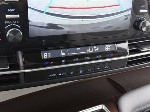 Certified 2024 Toyota Sienna LE image 27